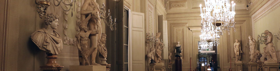 statues